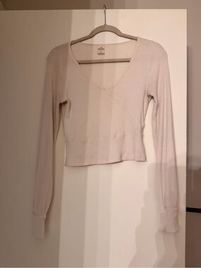 Hollister Cream Ribbed Wrap Front Long Sleeve Top – Size M